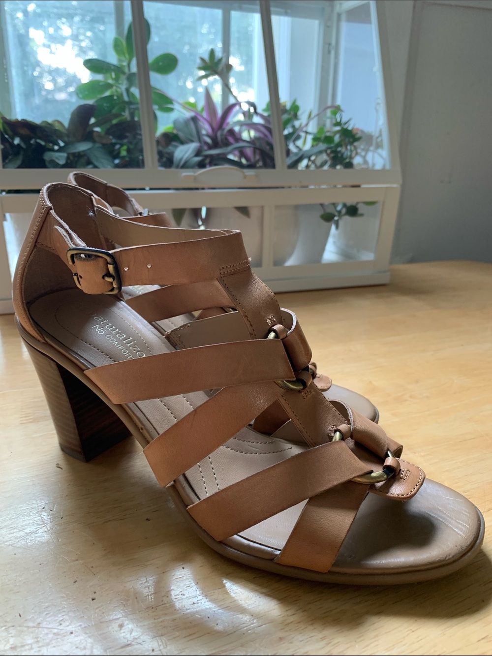 3 for $20 😍 Naturalizer Tan Strappy Ring-Accent Sandals